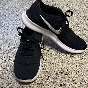 Nike Black and White Running Shoes